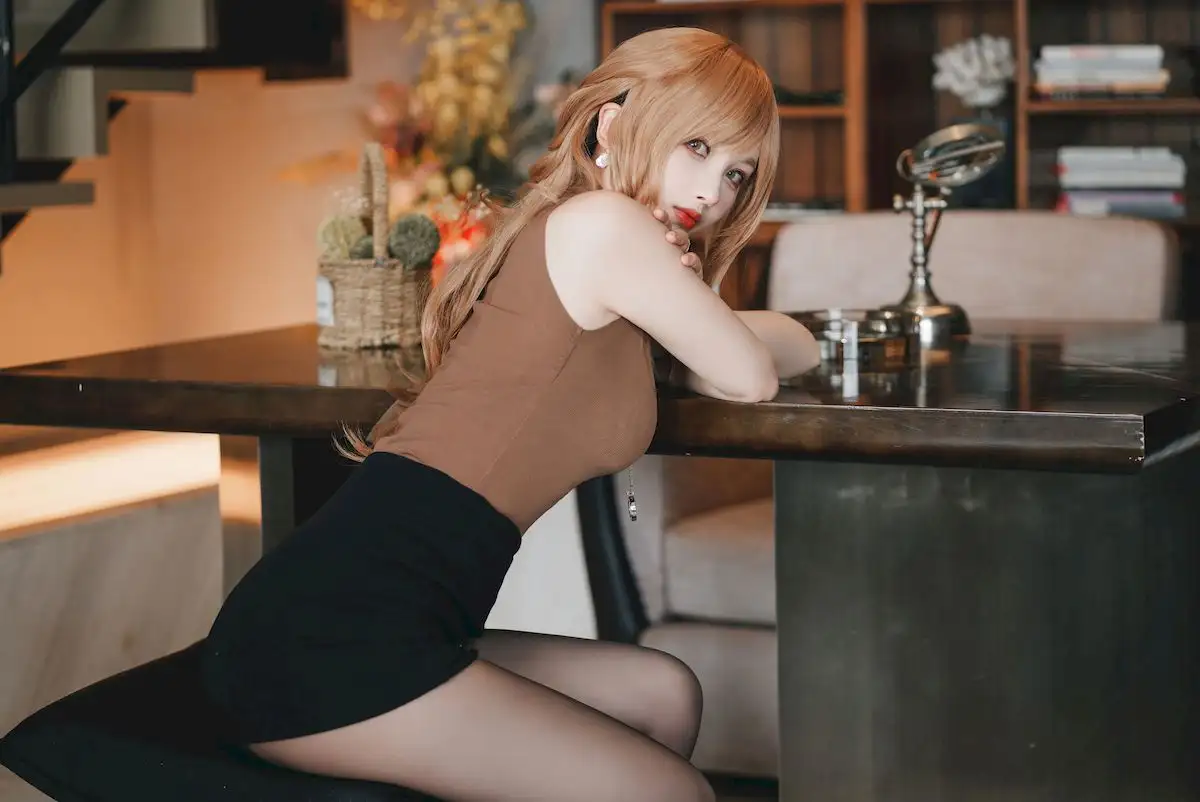 rioko凉凉子（COSER、网红）