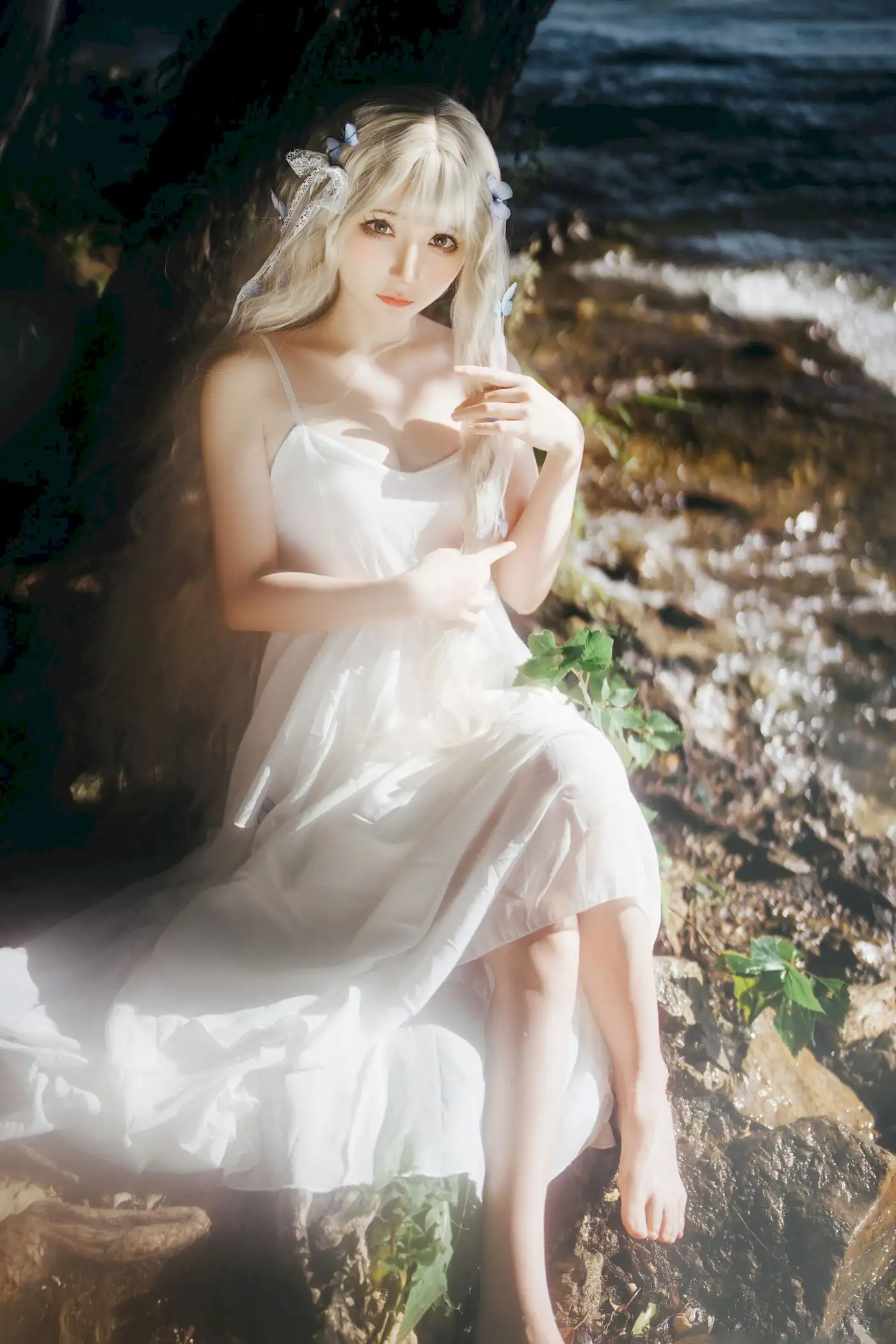 是三不是世w（网红、COSER）
