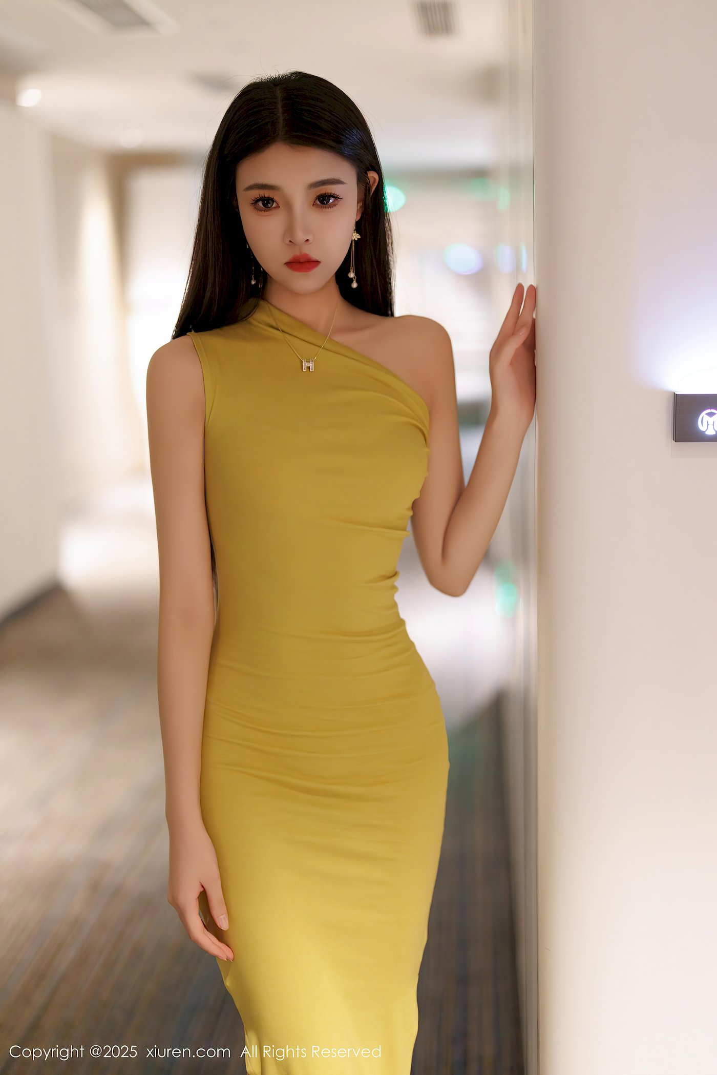 初梦瑶（女演员、歌手、主持人）