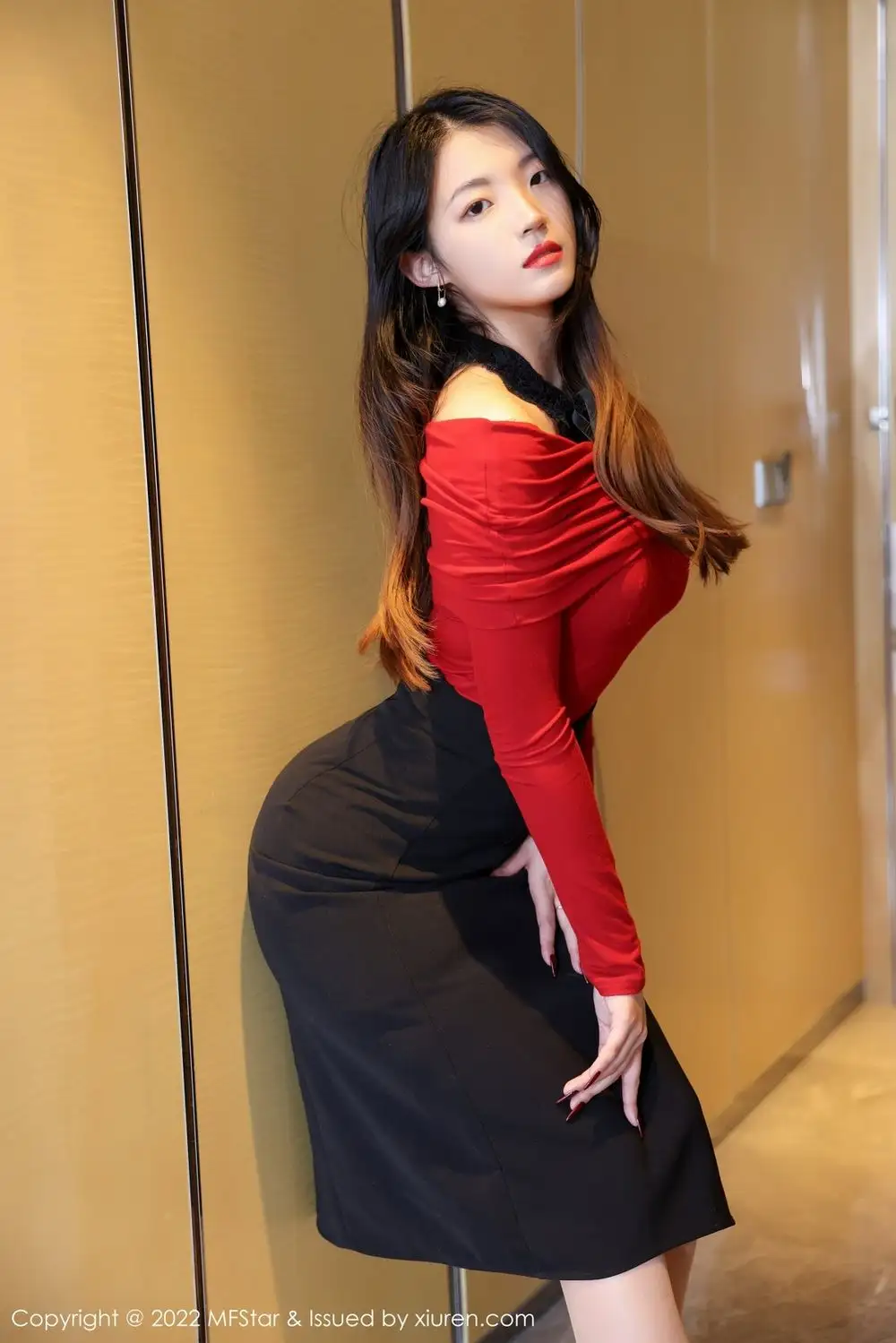 羽仁鹿（模特）