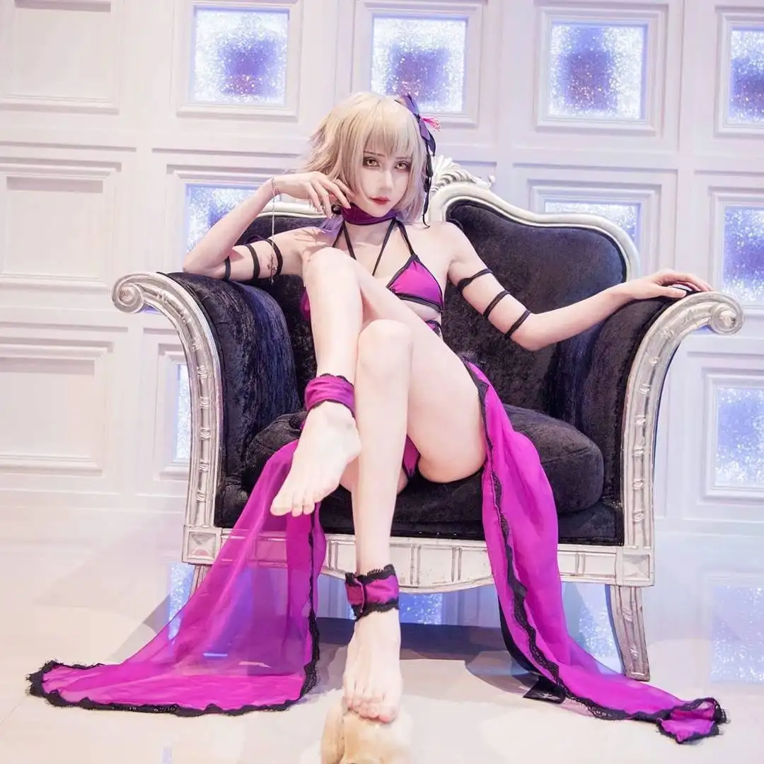 饿小璇（Coser、模特）